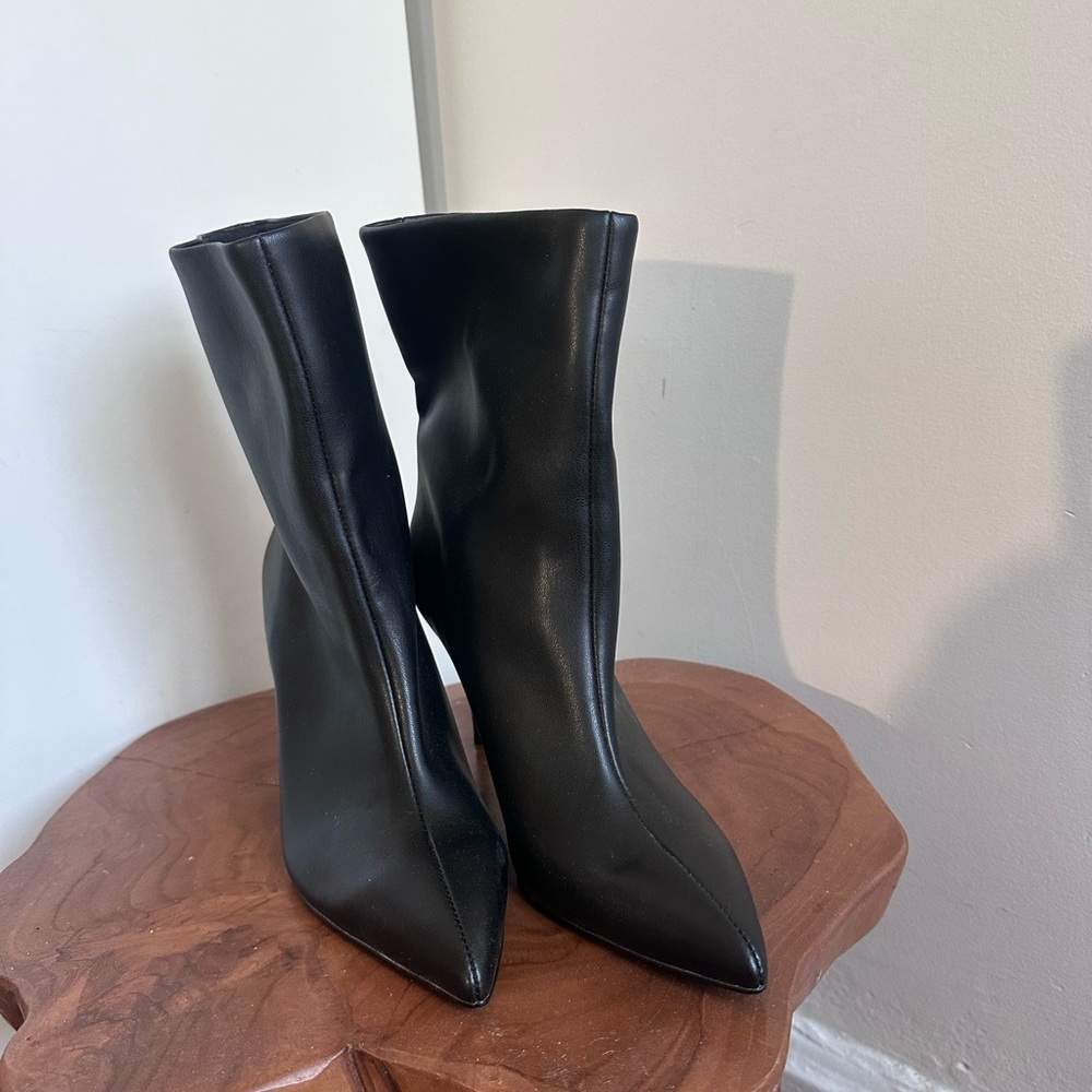 Steve Madden Black Pointed Toe Stiletto Boots - Picture 3 of 4